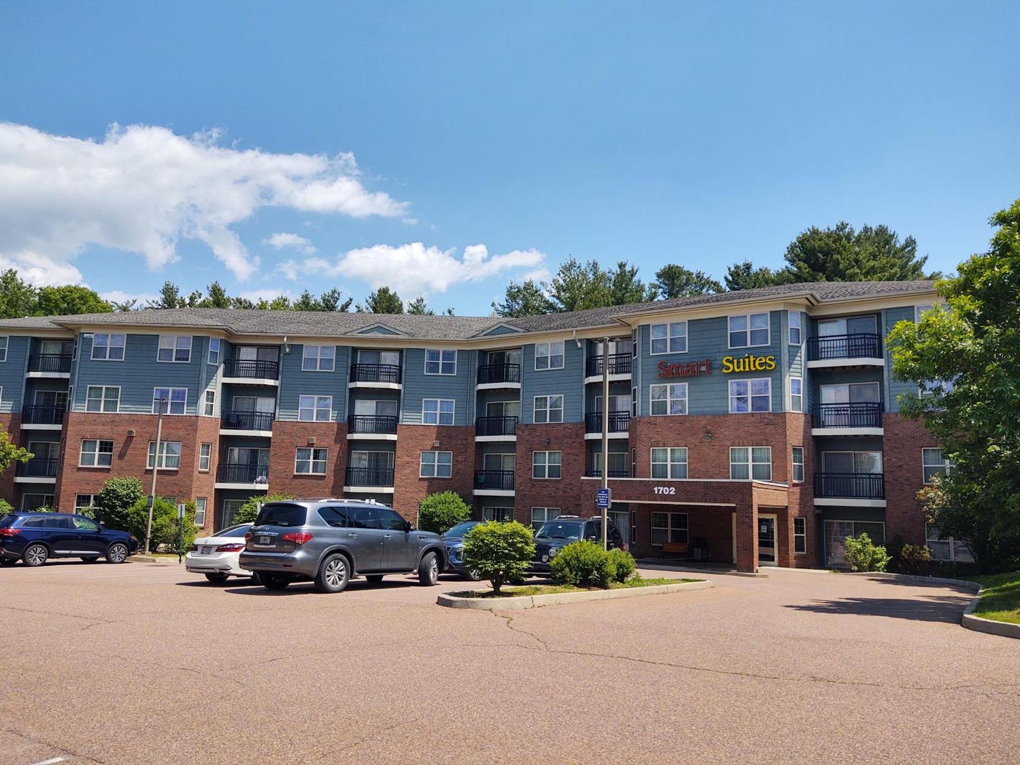 Smart Suites On The Hill South Burlington Eksteriør bilde