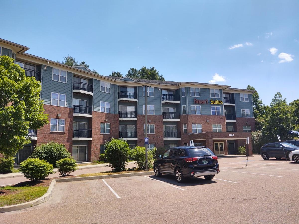 Smart Suites On The Hill South Burlington Eksteriør bilde